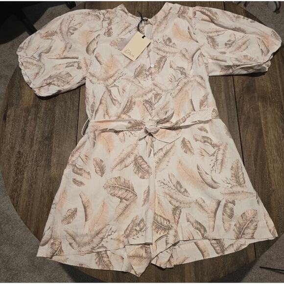 Elan Beige Feather Print Bubble Sleeve Romper Sz XS - Picture 2 of 11